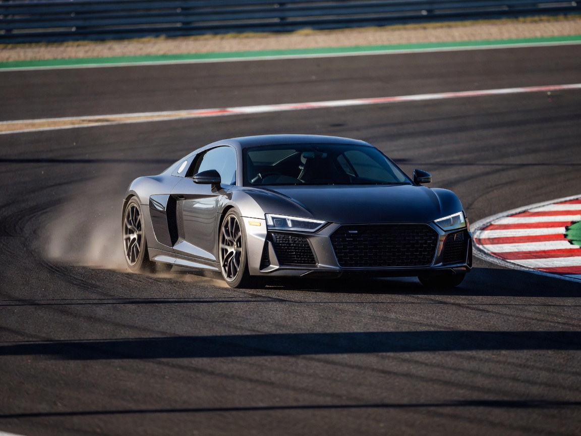 Audi R8 V10 Plus Suzuka Grey on track