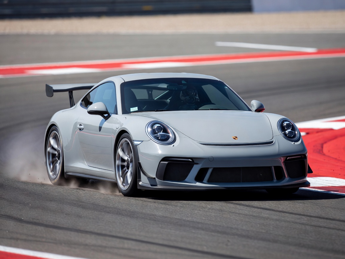 Porsche 991.2 GT3 in Chalk Grey track spec